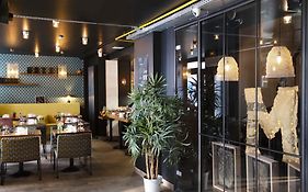 Hotel Maxim Folies